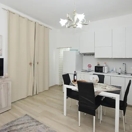 Awesome In Siracusa With Kitchenette Ferienhaus *
