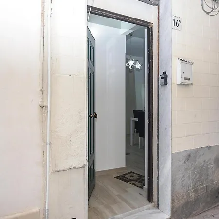 Awesome In Siracusa With Kitchenette *